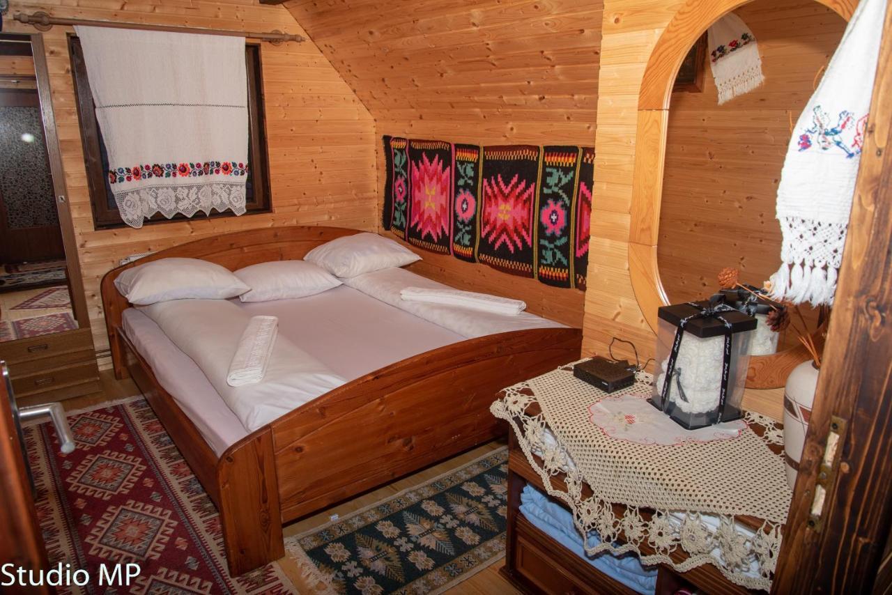 Cabanele Rus Budeşti