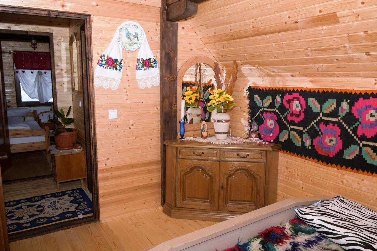 Lodge Cabanele Rus *