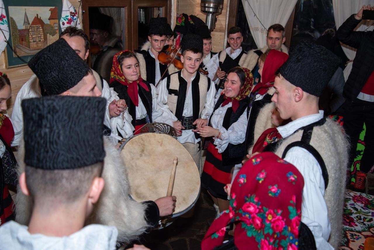 Lodge Cabanele Rus Budeşti